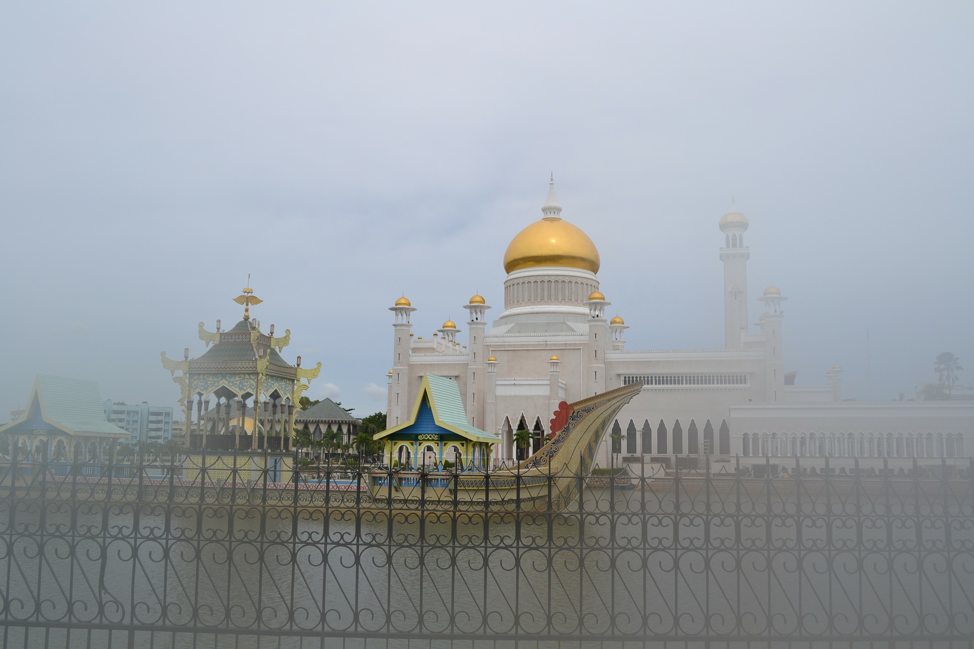 Brunei inför piskrapp och stenande för homosexuella